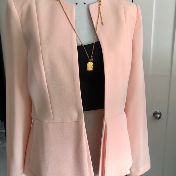 🎊Closet Clear Out 🎊 3 items minimum ( clothings only) - Picture 2 of 7